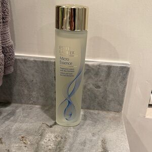 Estee Lauder Micro Essence Treatment Lotion with Gold Cap